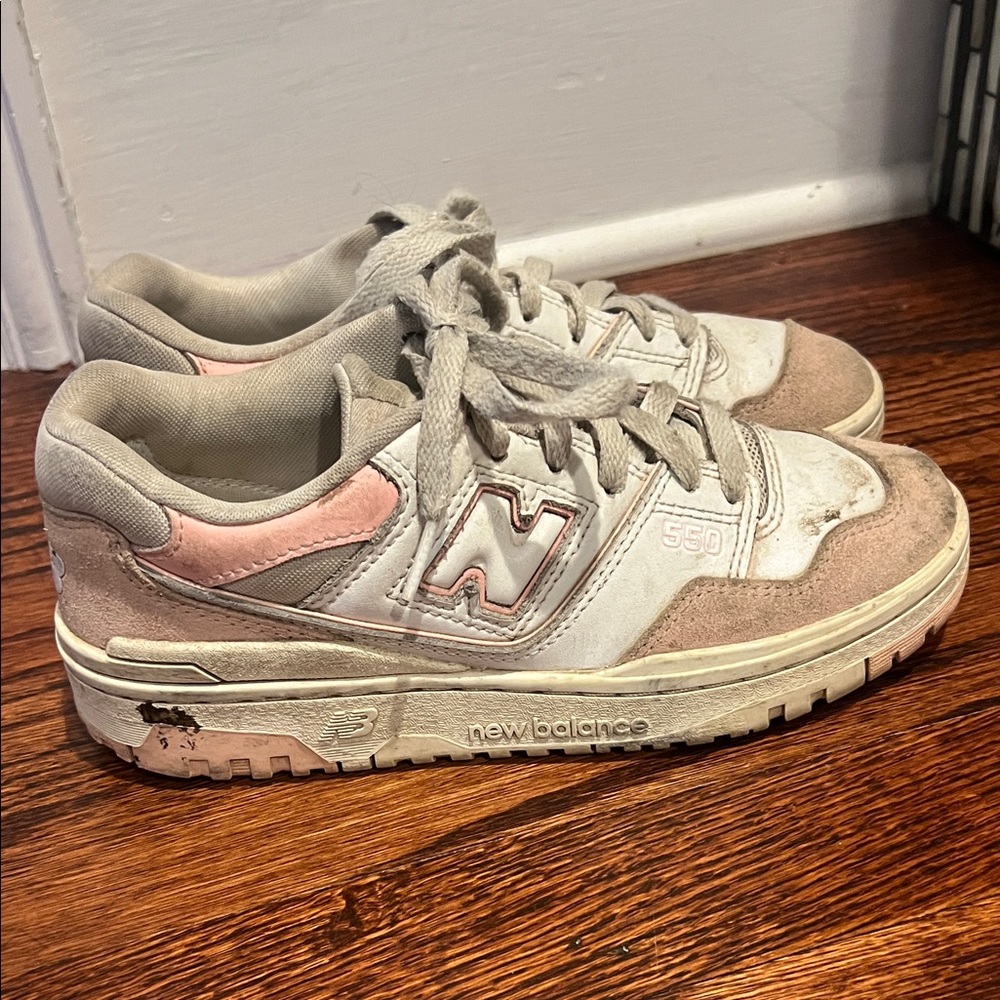 Big Kids New Balance 550 Sneakers Pink Size 4.5 Kids - Picture 1 of 9